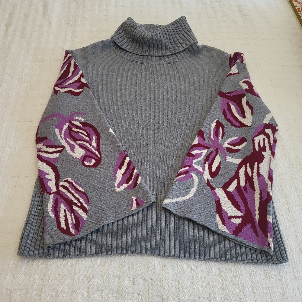 CABI Gray and Purple Women's Bellsleeve Sweater